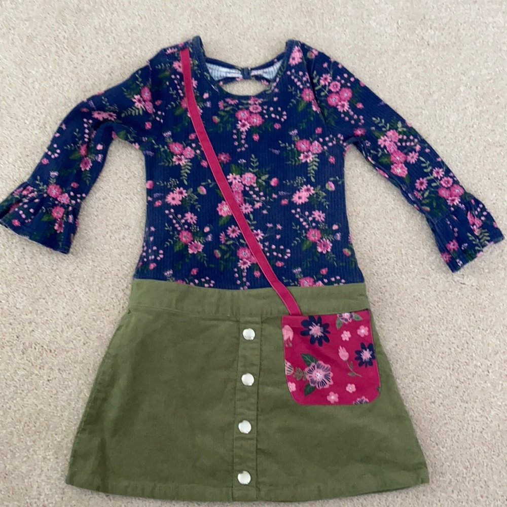 Nannette kids size 7 runs small